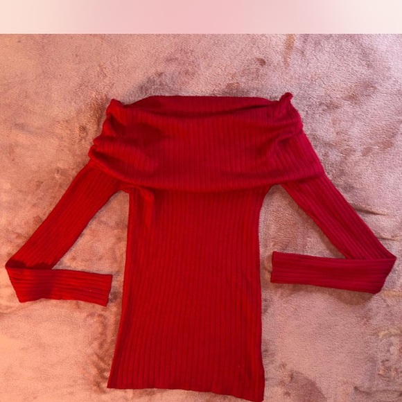 Red Off-Shoulder Ribbed Sweater - Picture 2 of 2